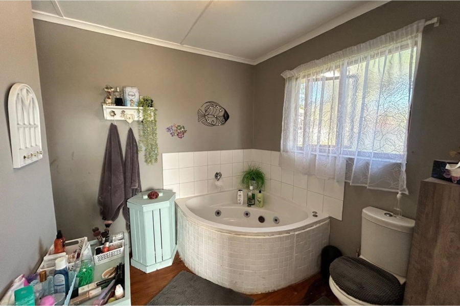 3 Bedroom Property for Sale in Sunrise On Sea Eastern Cape